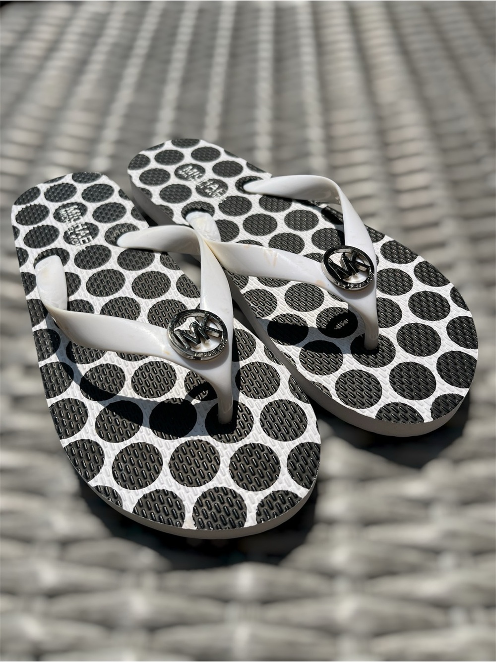 NWOT Michael Kors sandals / flip flops